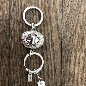 Coach Signature C Turnlock Key Fob 65501 Silver